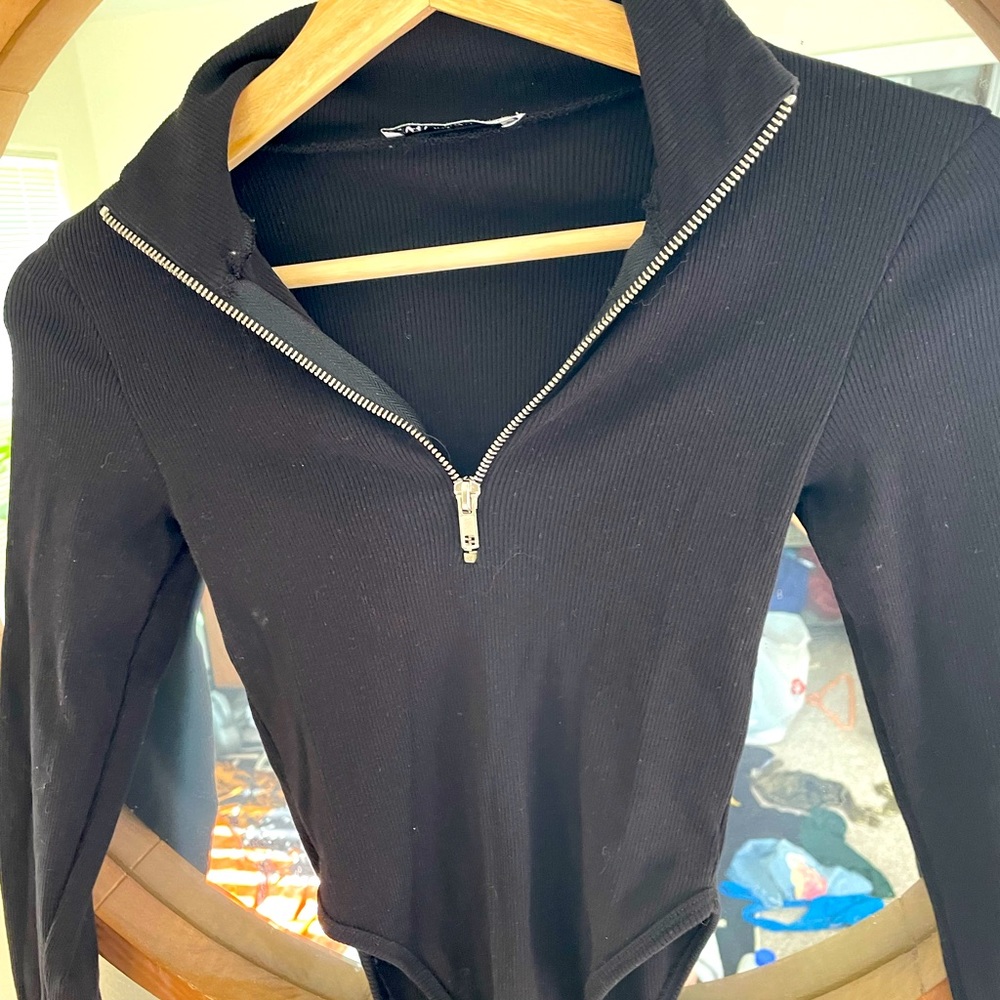 Cropped long sleeve body suit